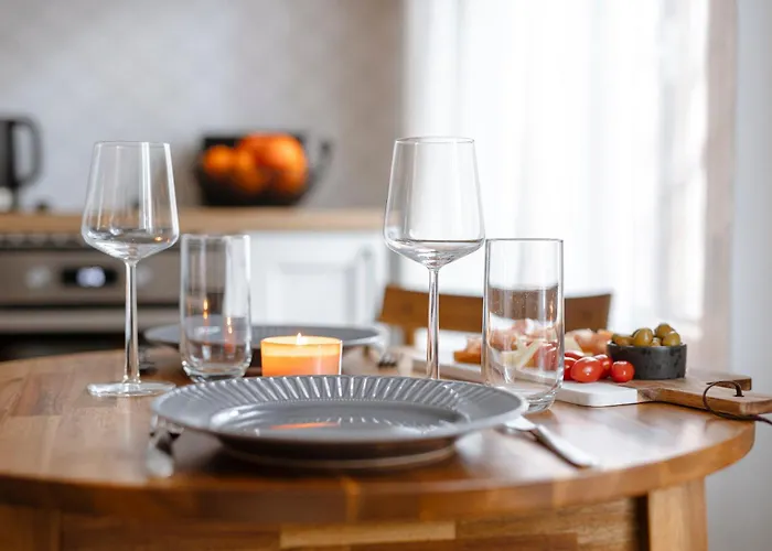 Historic At Center Apartment *